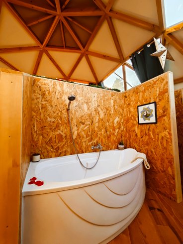 Hébergement AbracadaRoom : N°12 - Voyage Cosmique + SPA privatisable 1h inclus - Image 7