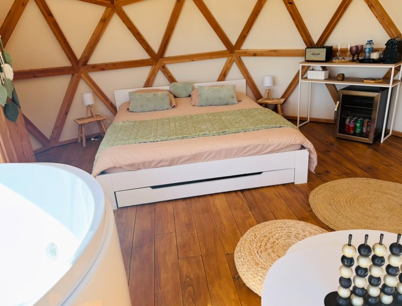 Hébergement AbracadaRoom : Lavan'dôme & baignoire balnéo - Image 4