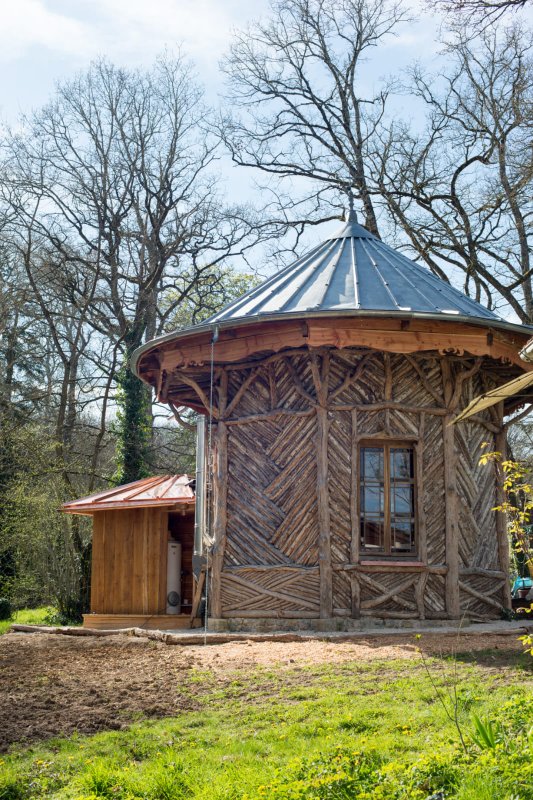 Magnifique Kiosque Verdoyant à Semur En Auxois (2)