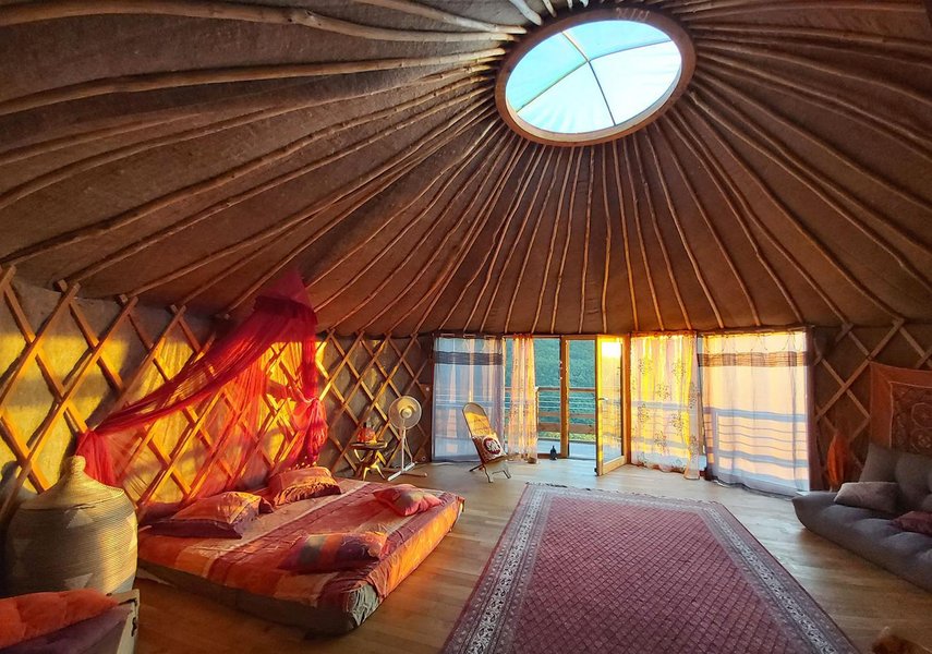 Hébergement AbracadaRoom : La Yourte Nature et sa vue panoramique - Image 7