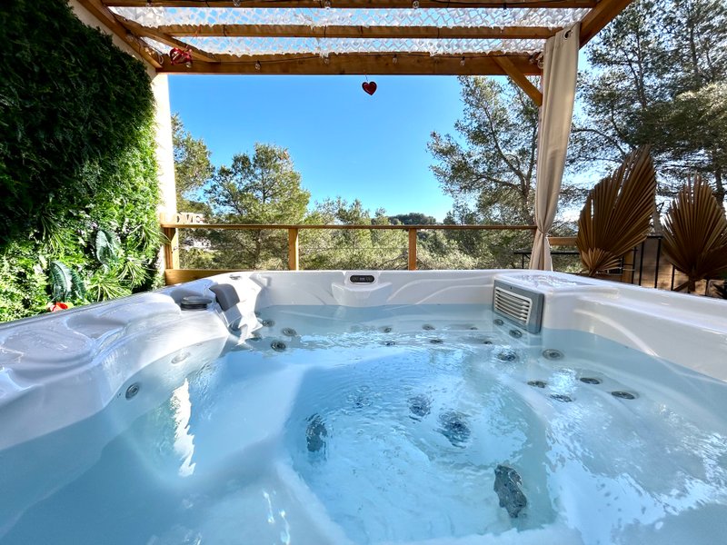 Domaine AbracadaRoom : La tente lodge spa de MFG - Image 9