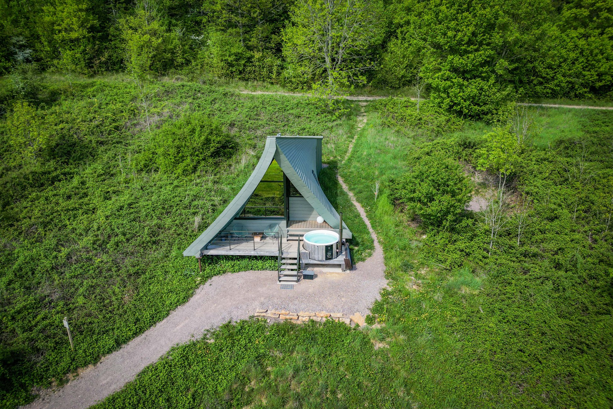 Hébergement UnicStay : Singi : ecolodge de luxe en pleine nature avec bain nordique à Massingy-Lès-Vitteaux