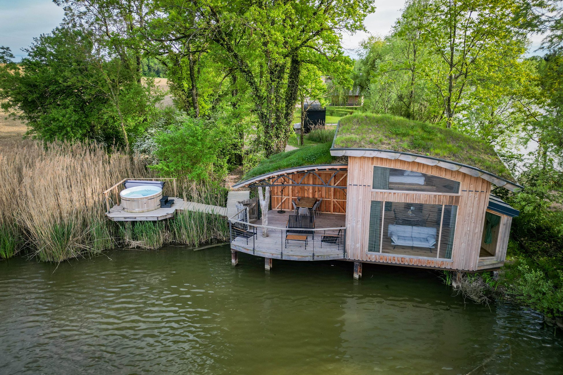 Hébergement UnicStay : Cabane Spa Végétale 5 pers à Bâgé-Dommartin