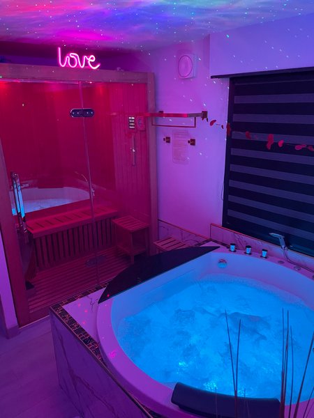 Hébergement AbracadaRoom : L’Aurore love room & Spa - Image 10
