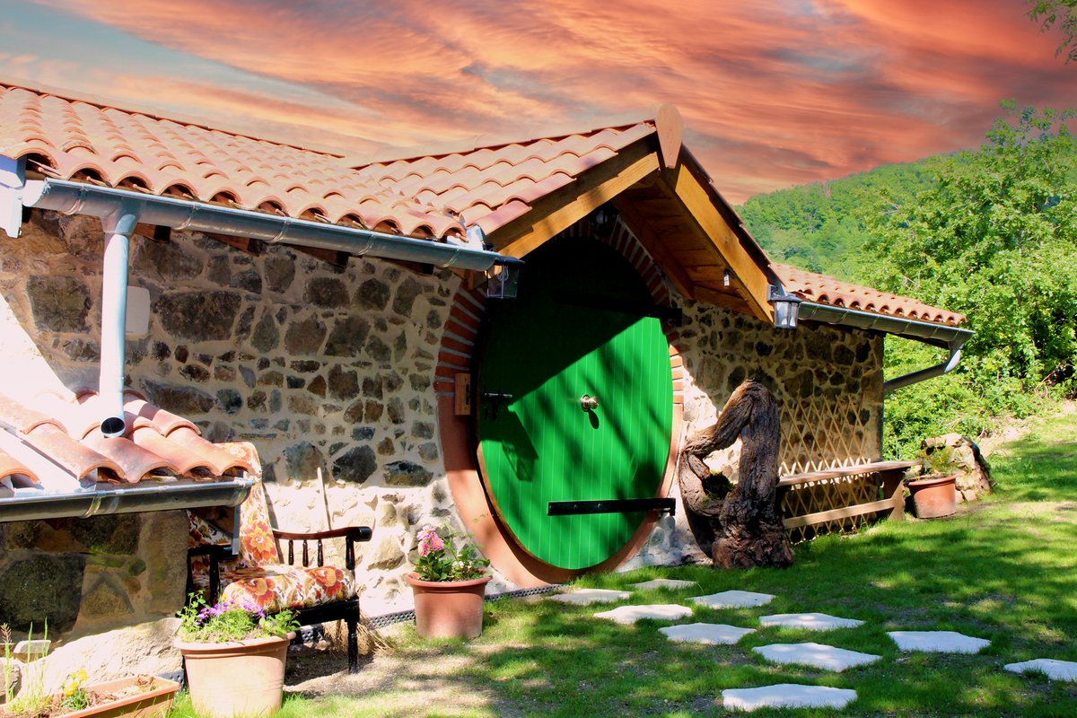 Maison de hobbit à Lantignié (13)