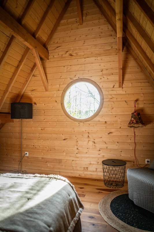 Cabane féérique  Spa - Cigogne noire à Vernois Les Vesvres (22)