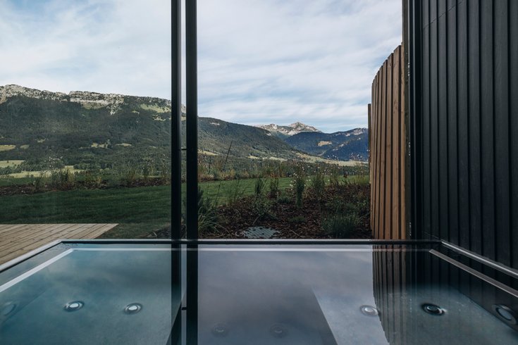 Hébergement AbracadaRoom : Unik Lodges Annecy - Aurore - Nuit insolite avec vue montagne et spa privé - Image 10