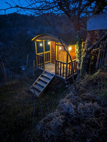 Hébergement AbracadaRoom : Roulotte en Ecolieu - Image 3