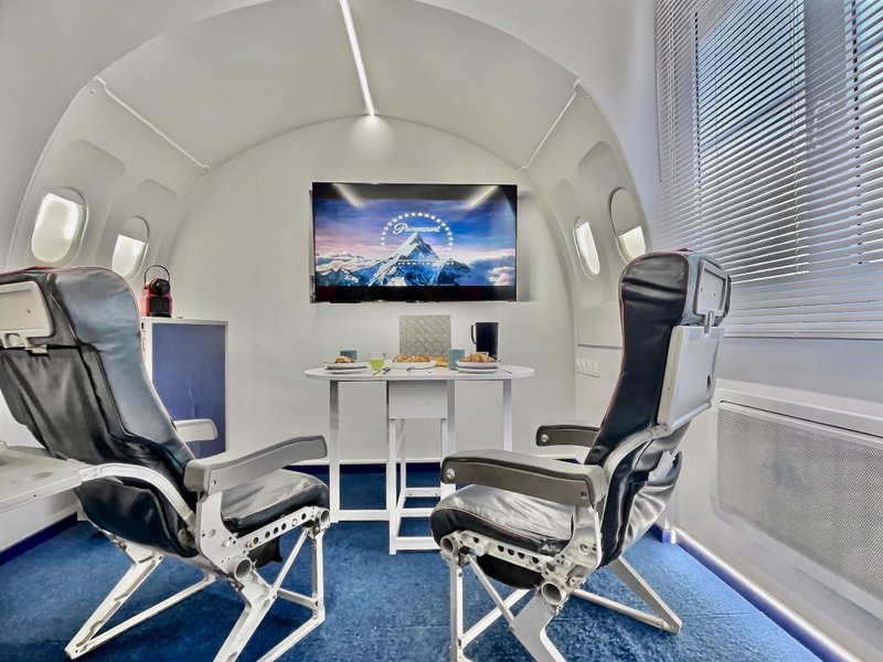 Hébergement AbracadaRoom : Insolite - Thème  Jet Privé - Image 1