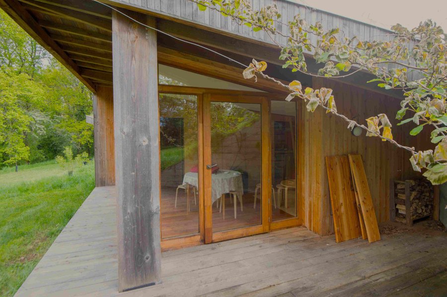 Hébergement AbracadaRoom : Les cabanes autour du tilleul, La cabane rouge - Image 2