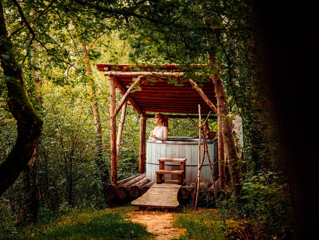 Cabanes Duo Spa au Bord de l'Eau à St-Léger-Aux-Bois (16)