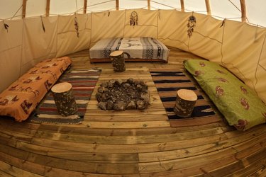 Tipi au Woody Ranch, vue sur le Vercors à Château Bernard (4)