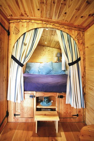 Hébergement AbracadaRoom : Roulotte Maquisarde - Image 6