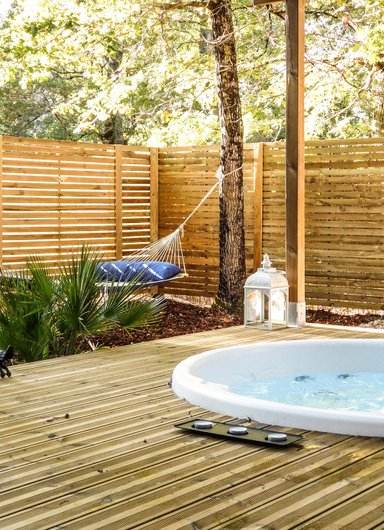 terrasse_cabane_haute_en_couleur