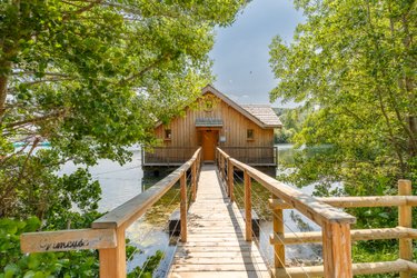 Cabane sur l'eau avec bain nordique à Beauchamps (1)