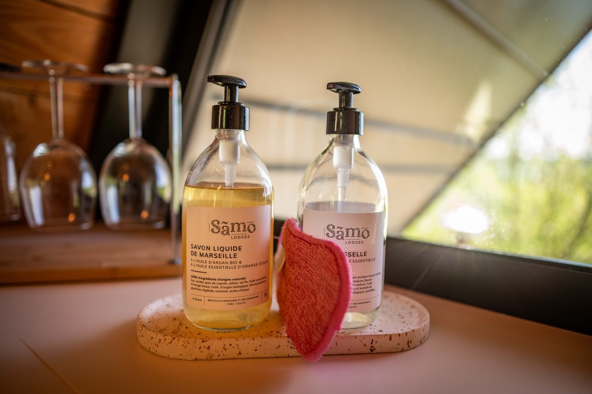 Etno : ecolodge de luxe en pleine nature avec vue et bain nordique à Massingy-Lès-Vitteaux (25)