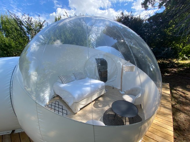 Domaine AbracadaRoom : Route des Bulles - Château de Montabert - Image 1