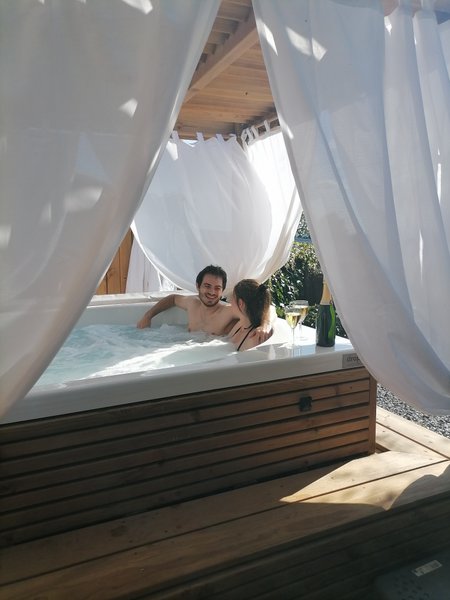 Hébergement AbracadaRoom : La Roulotte Kala et son spa jacuzzi - Image 16