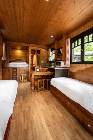 Hébergement AbracadaRoom : La Roulotte familiale Premium - Image 3