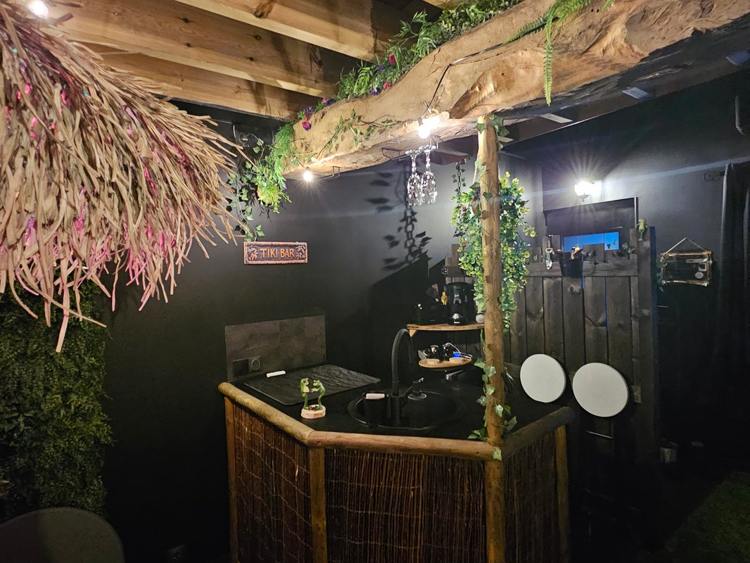 Secret love garden loveroom n'spa à Soleymieu (23)