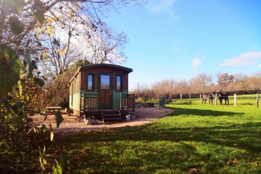 La Roulotte des Clartés & Spa à Antully (4)