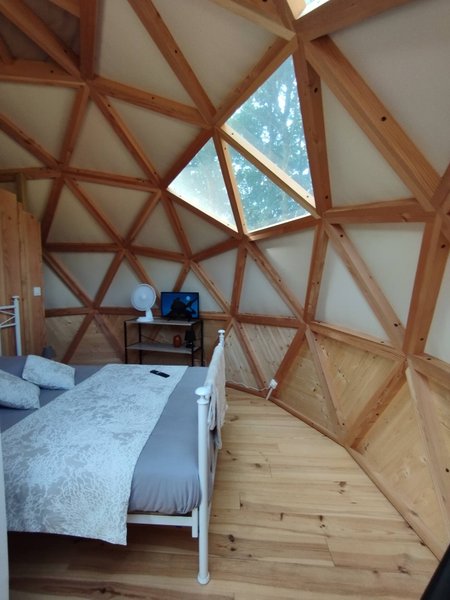 Le Dôme géodésique cocooning & Spa : Dôme en Bourgogne (Bourgogne-Franche-Comté)